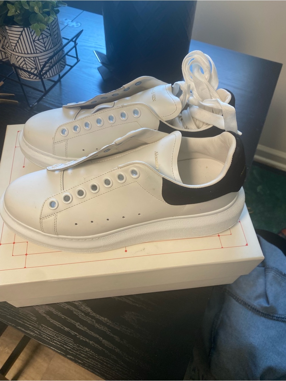 Alexander McQueen White Leather Sneakers with Black Heel Tab - Picture 2 of 8